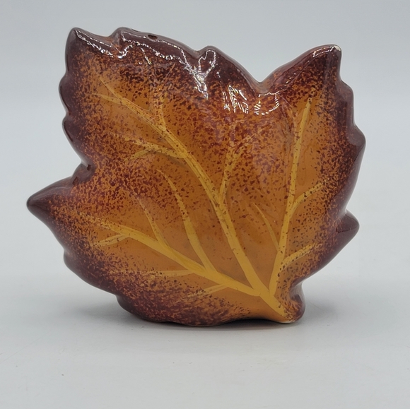 Better Homes Gardens Maple Leaf Salt Pepper Shakers Thanksgiving Autumn Decor - Picture 3 of 11